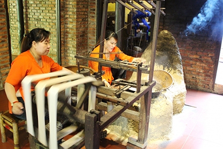Hoi An Silk Village brings Vietnamese silk to the world