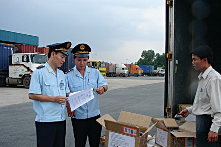   Hải quan tăng cường quản lý hoạt động tạm nhập tái xuất, kho ngoại quan 
