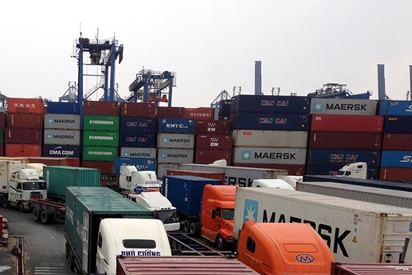 Thiếu hụt container rỗng lại tái diễn vào mùa cuối năm khi xuất nhập khẩu vào mùa cao điểm - Ảnh: Anh Quân