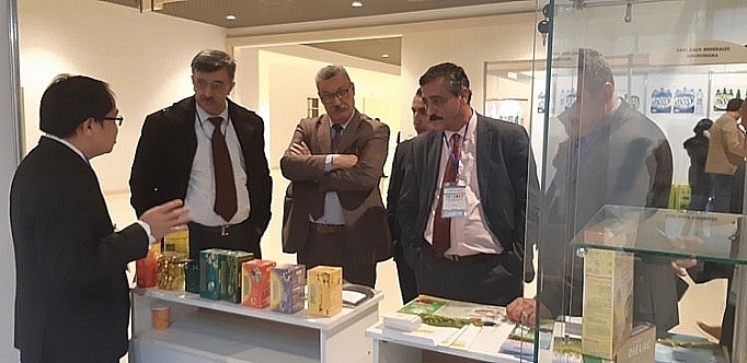 Thương vụ Việt Nam tại Algeria mời doanh nghiệp gửi catalogue và hàng mẫu Thương vụ Việt Nam tại Algeria mời doanh nghiệp gửi catalogue và hàng mẫu