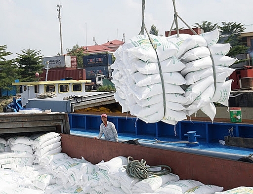 Lưu ý về quy định xuất nhập khẩu than đá, dầu cọ thô và gạo của Indonesia